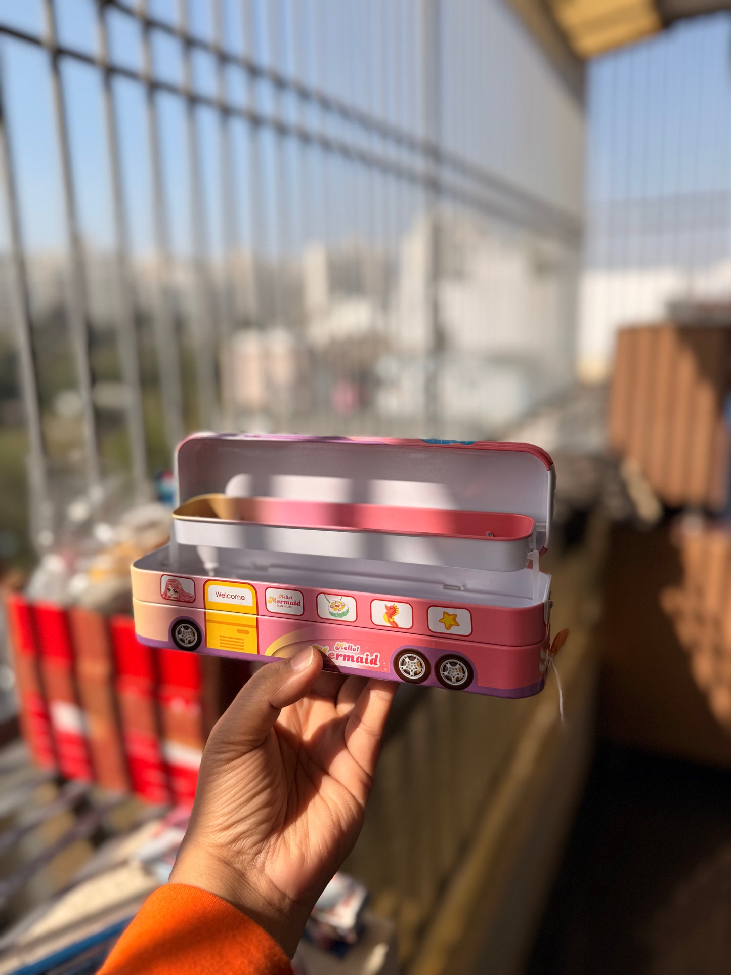 Princess Geometry Box - Double Decker bus with Moving String